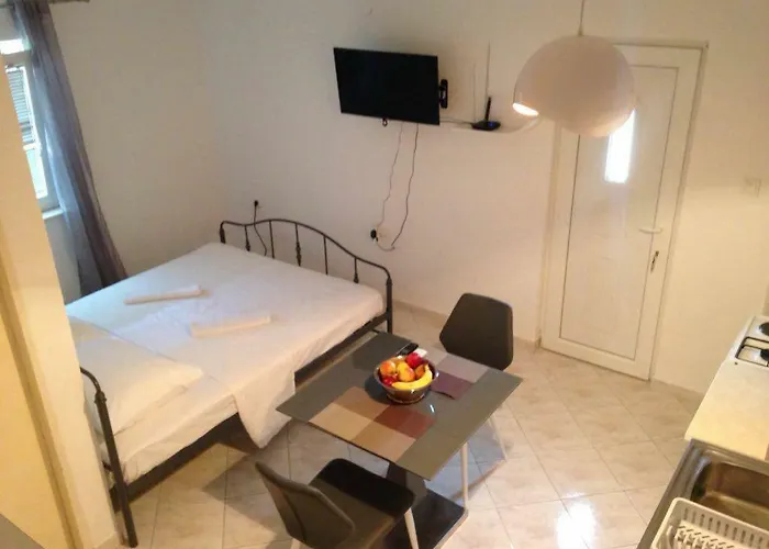 Gostinjska kuća Majic Kastela