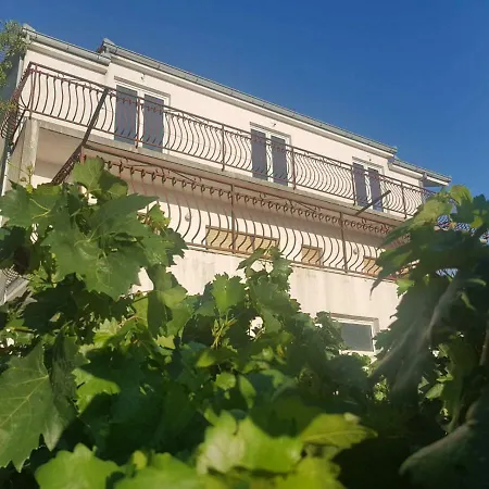 Majic Guest house *